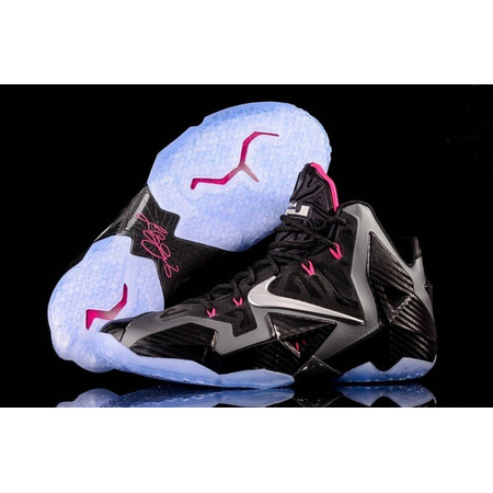 Lebron XI "Miami Nights" (003/negro/metalic/fuxia)