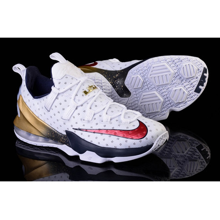 Lebron XIII Low "USA" (164/white/university red/obsidian)