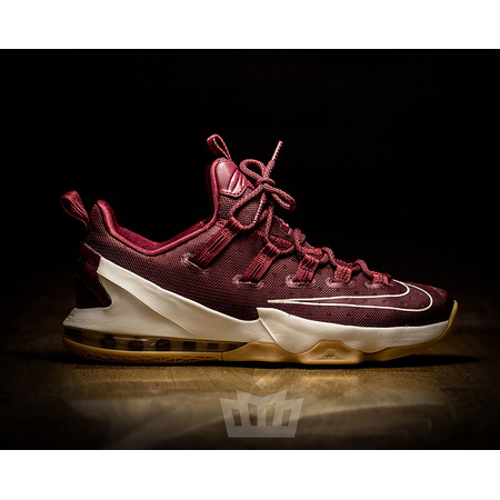 Lebron XIII Low "Cavs" (610/team red/sail/black)