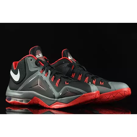 Lebron Ambassador VII "Starry" (001/negro/gris/rojo)