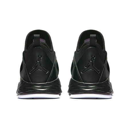 Jordan Fórmula 23 "Black Confort" (010/black/black/white)