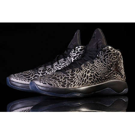 Jordan Ultra Fly "Glow" (010/black/mtlc hematite/dark grey)