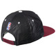 Gorra Flatbrim Miami Heat Bordada (negro/rojo/blanco)